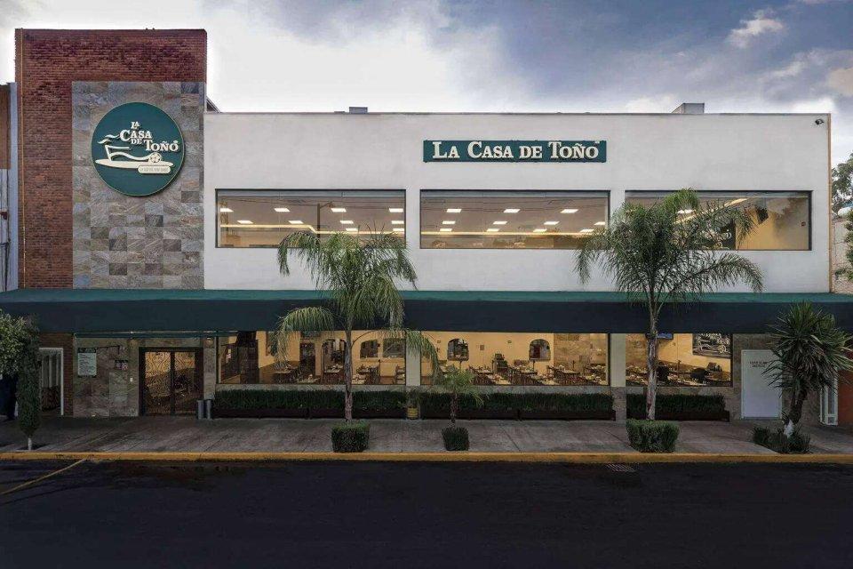 La Casa de Toño analiza posible venta en operación superior